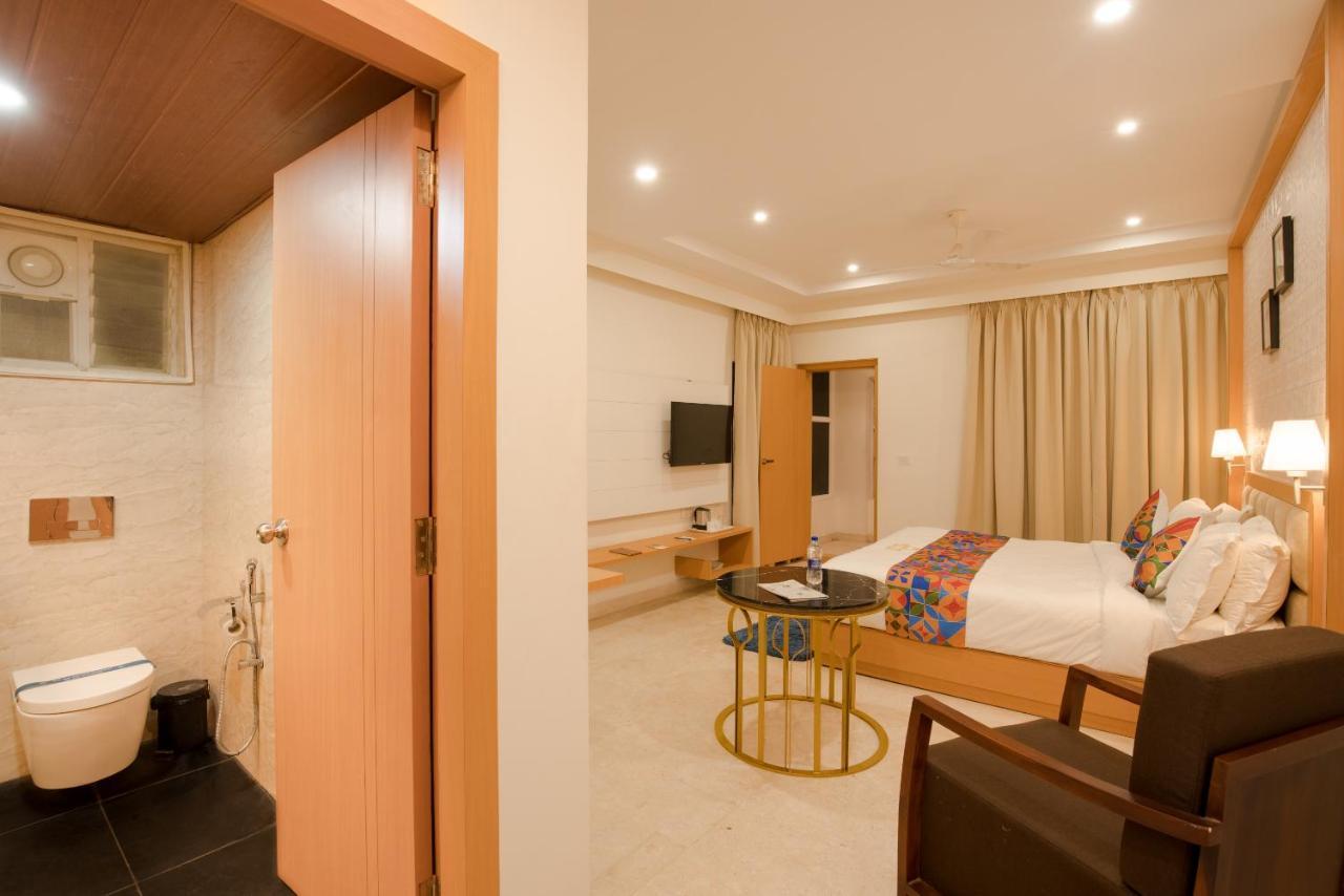 Kvr Capitol Suites Vijayawāda Exterior photo