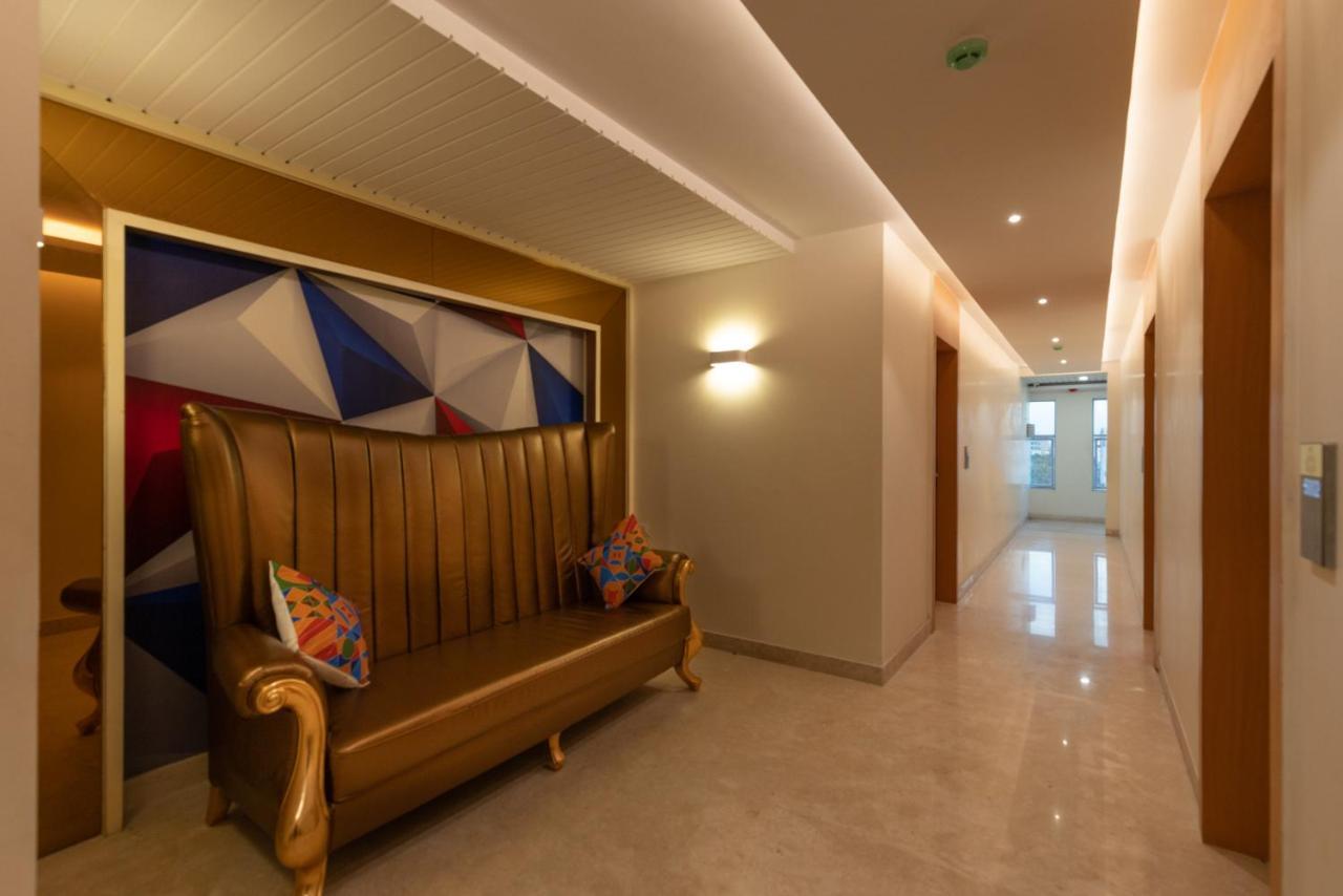 Kvr Capitol Suites Vijayawāda Exterior photo
